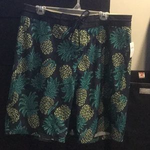 Brand new Men’s Old Navy Pineapple bathing suit 🍍